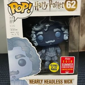 Nearly Headless Nick Glow Harry Potter SDCC Exclus